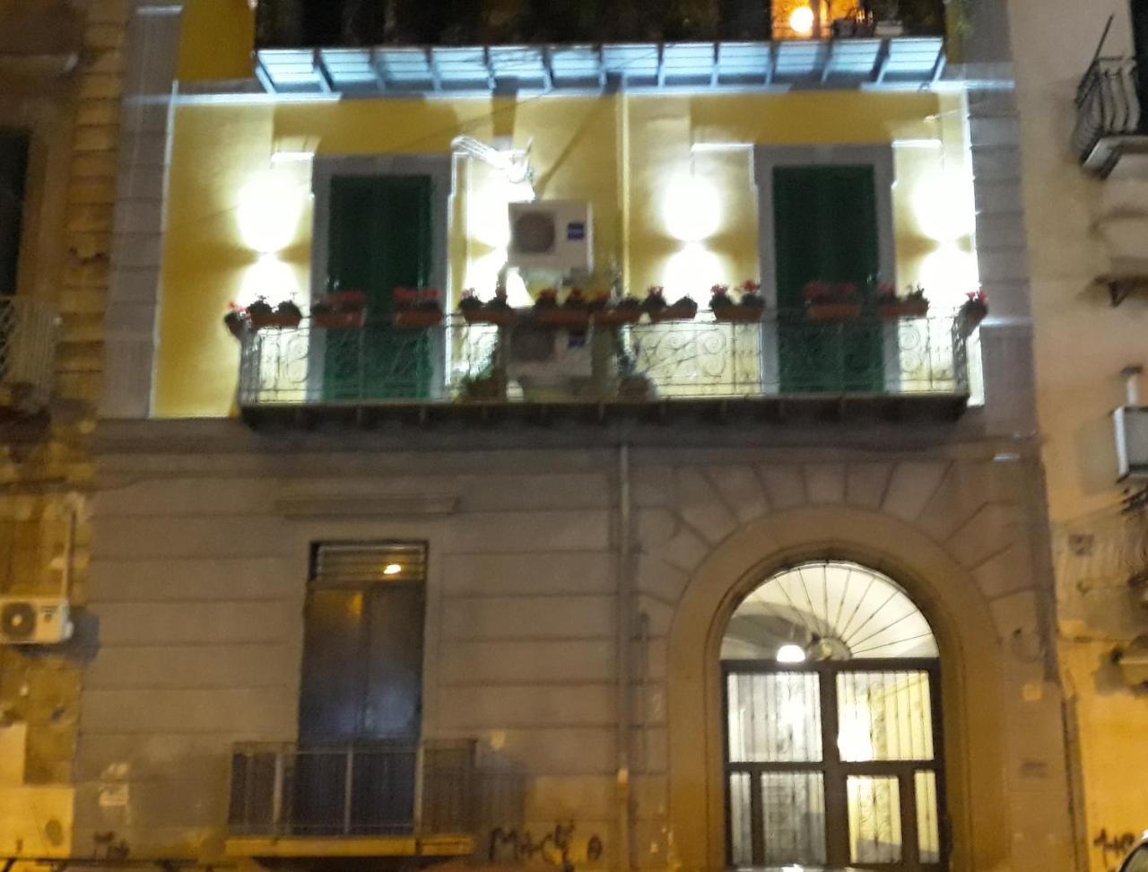 Hermes Rooms For Tourists Nápoles Exterior foto