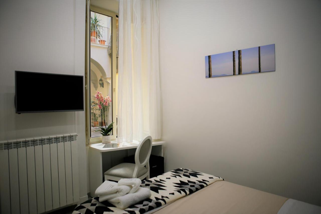 Hermes Rooms For Tourists Nápoles Exterior foto